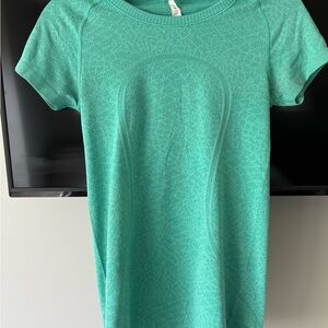 Lululemon Athletica Green Fitted Short Sleeve T-Shirt